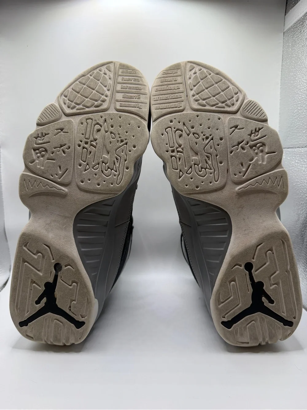 Air Jordan Men’s Mid-Top Basketball Shoes - Black/Grey
